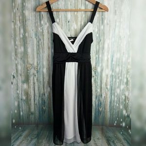 Venus midi black and white dress